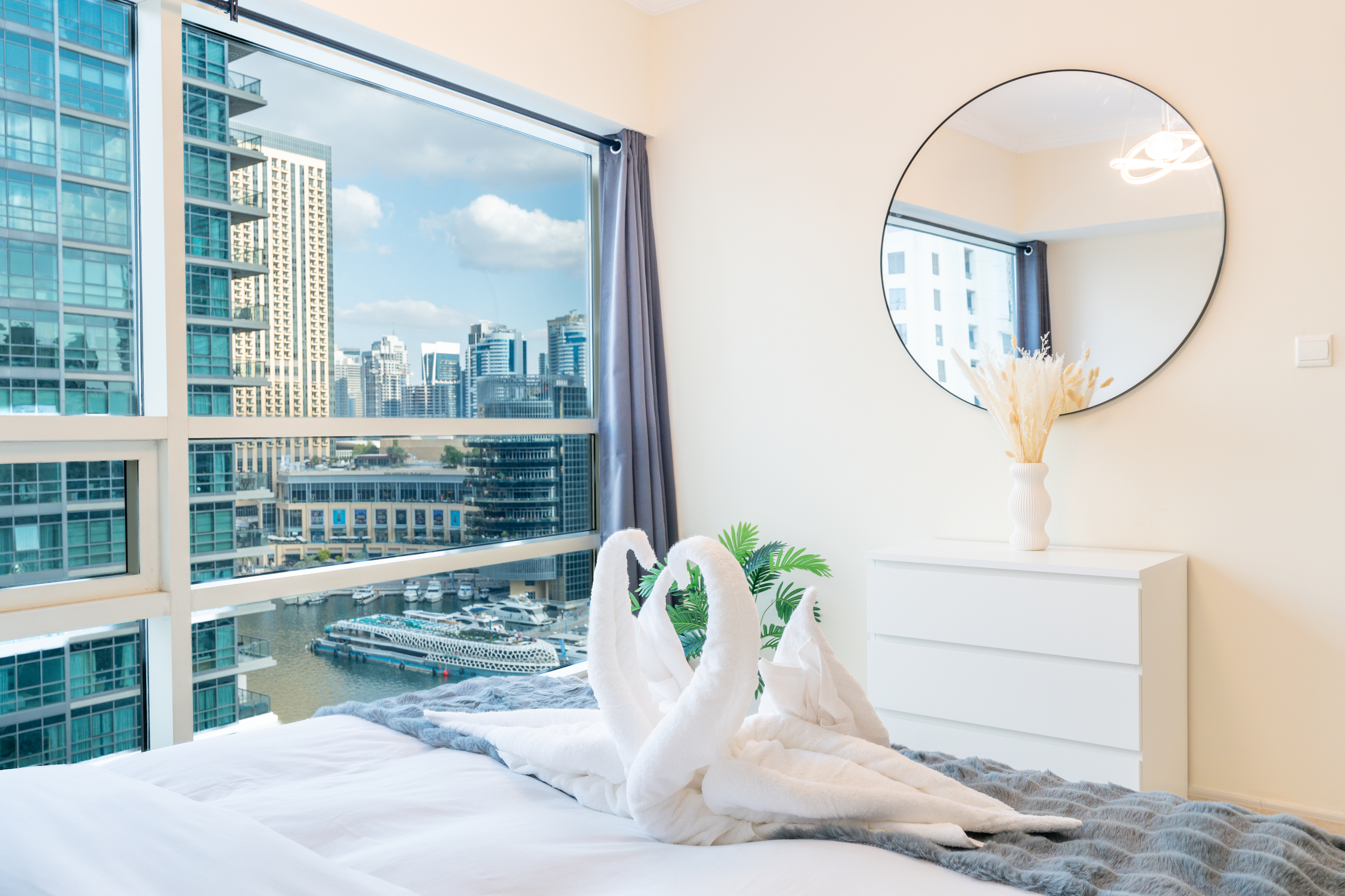 Luxury Waterfront Marina Stay